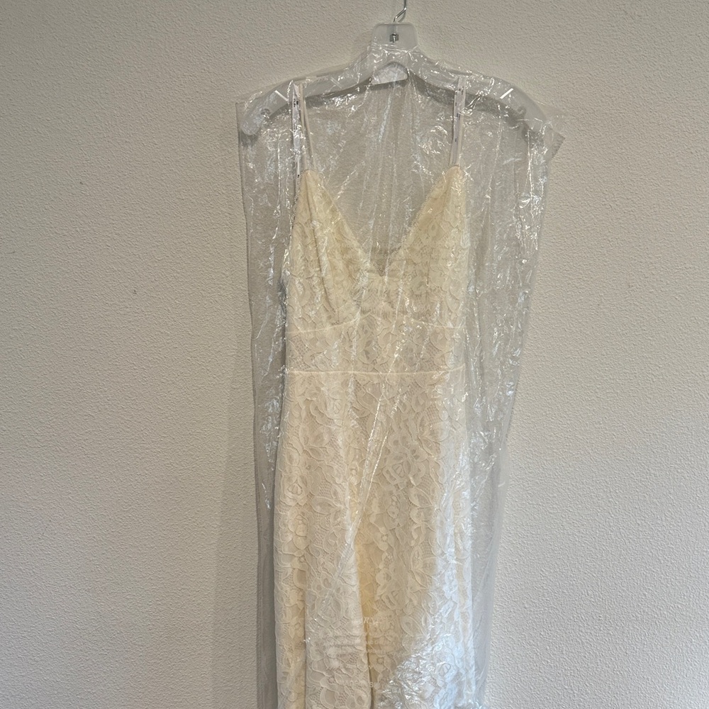 Elegant white Lace Bridal Gown